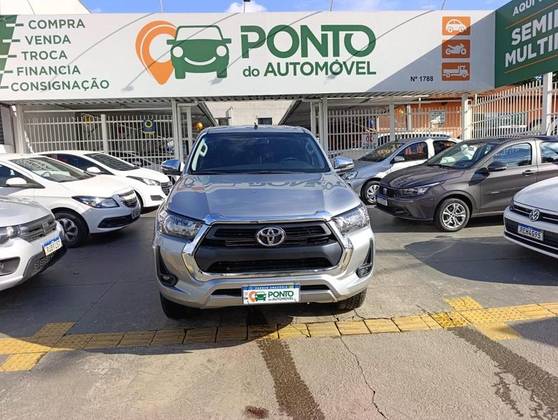 TOYOTA HILUX 2.8 D-4D TURBO DIESEL CD SR 4X4 AUTOMÁTICO